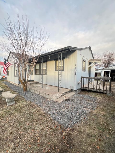 Photo of 1605 Avalon Street, Klamath Falls, OR 97603 (MLS # 220212326)