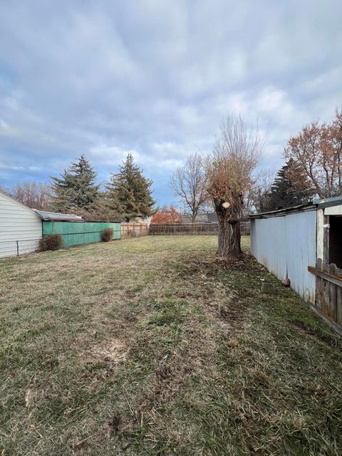 Tiny photo for 1605 Avalon Street, Klamath Falls, OR 97603 (MLS # 220212326)