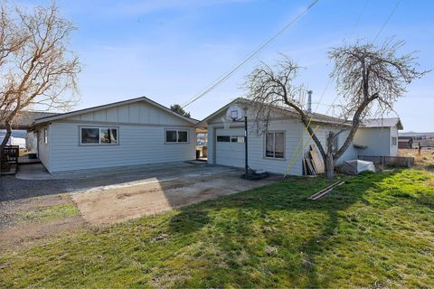 Tiny photo for 1771 SW Quail Drive, Madras, OR 97741 (MLS # 220215757)