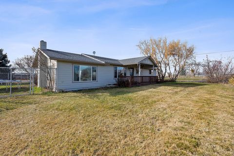 Tiny photo for 1771 SW Quail Drive, Madras, OR 97741 (MLS # 220215757)