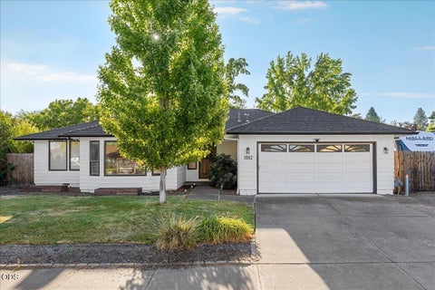 Photo of 1882 Filmore Drive, Medford, OR 97504 (MLS # 220228215)