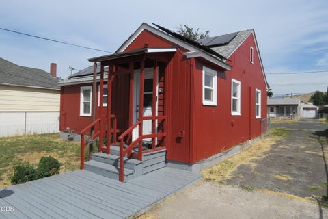 Tiny photo for 2536 Darrow Avenue, Klamath Falls, OR 97601 (MLS # 220227177)