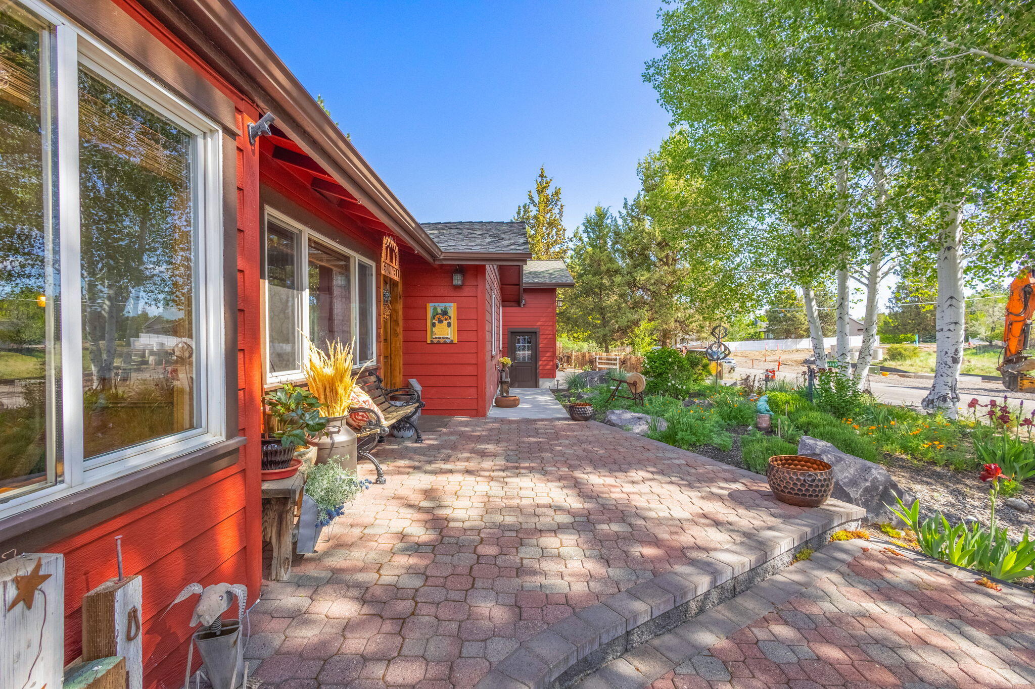 61185 Magnolia Lane