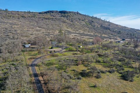 Tiny photo for 13290 Table Rock Road, Central Point, OR 97502 (MLS # 220215589)