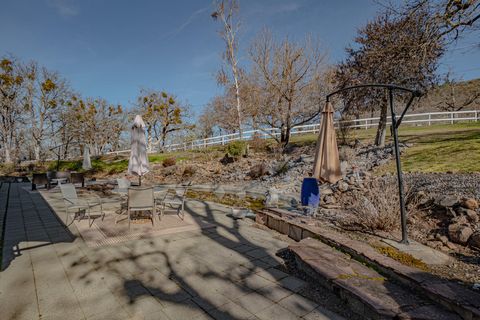 Tiny photo for 13290 Table Rock Road, Central Point, OR 97502 (MLS # 220215589)