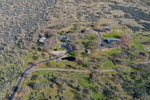 Tiny photo for 13290 Table Rock Road, Central Point, OR 97502 (MLS # 220215589)