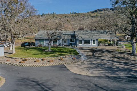 Tiny photo for 13290 Table Rock Road, Central Point, OR 97502 (MLS # 220215589)