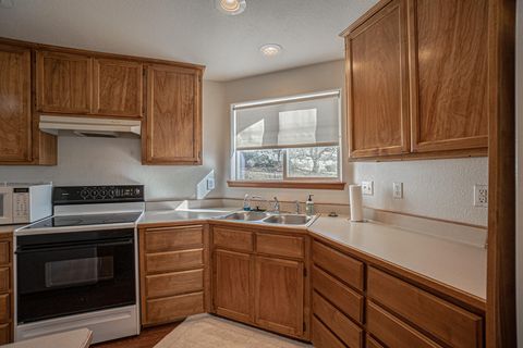 Tiny photo for 13290 Table Rock Road, Central Point, OR 97502 (MLS # 220215589)