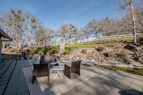 Tiny photo for 13290 Table Rock Road, Central Point, OR 97502 (MLS # 220215589)