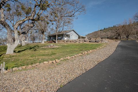 Tiny photo for 13290 Table Rock Road, Central Point, OR 97502 (MLS # 220215589)