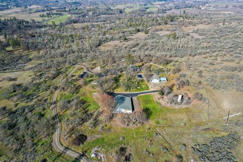 Tiny photo for 13290 Table Rock Road, Central Point, OR 97502 (MLS # 220215589)