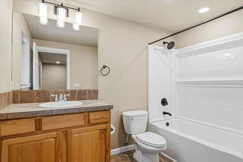 Tiny photo for 59665 Cheyenne Road, Bend, OR 97702 (MLS # 220221312)