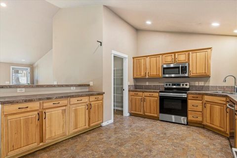Tiny photo for 59665 Cheyenne Road, Bend, OR 97702 (MLS # 220221312)