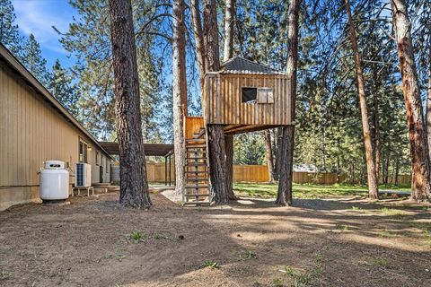 Tiny photo for 59665 Cheyenne Road, Bend, OR 97702 (MLS # 220221312)