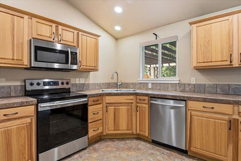 Tiny photo for 59665 Cheyenne Road, Bend, OR 97702 (MLS # 220221312)