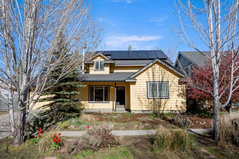 828 NE Robin Court Bend OR 97701