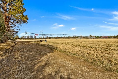 Tiny photo for 64146 Pioneer Loop, Bend, OR 97701 (MLS # 220217337)