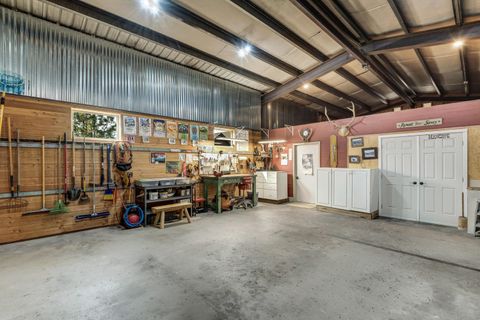 Tiny photo for 64146 Pioneer Loop, Bend, OR 97701 (MLS # 220217337)