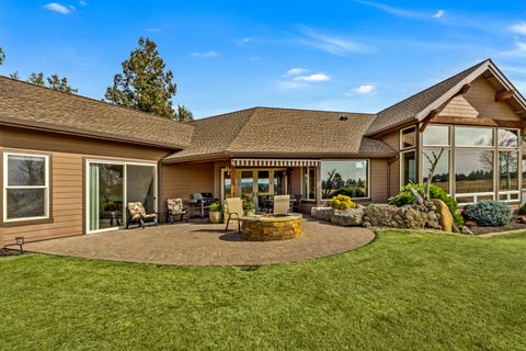 Tiny photo for 64146 Pioneer Loop, Bend, OR 97701 (MLS # 220217337)