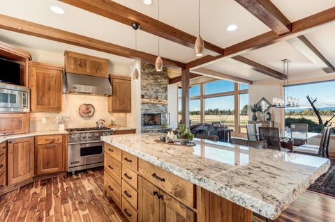 Tiny photo for 64146 Pioneer Loop, Bend, OR 97701 (MLS # 220217337)