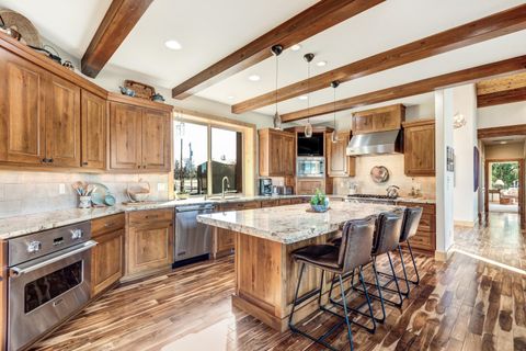 Tiny photo for 64146 Pioneer Loop, Bend, OR 97701 (MLS # 220217337)