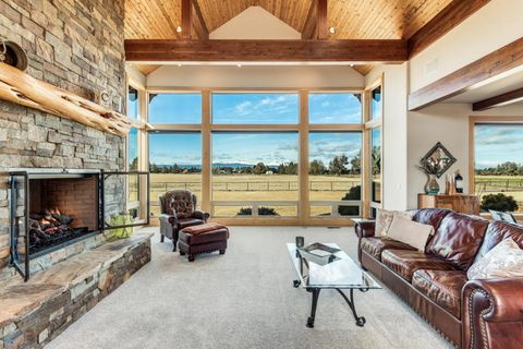 Tiny photo for 64146 Pioneer Loop, Bend, OR 97701 (MLS # 220217337)