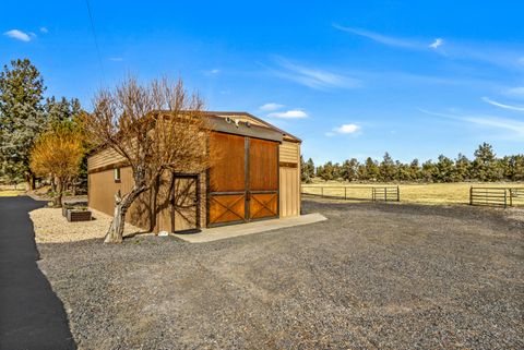 Tiny photo for 64146 Pioneer Loop, Bend, OR 97701 (MLS # 220217337)