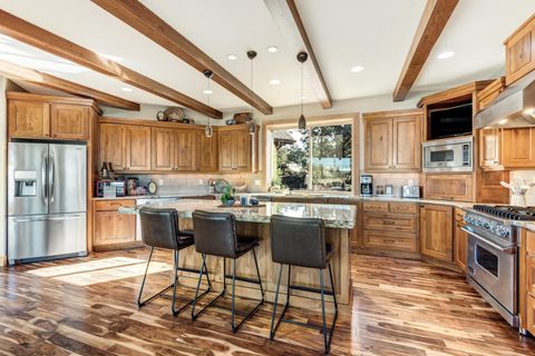 Tiny photo for 64146 Pioneer Loop, Bend, OR 97701 (MLS # 220217337)