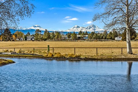 Tiny photo for 64146 Pioneer Loop, Bend, OR 97701 (MLS # 220217337)