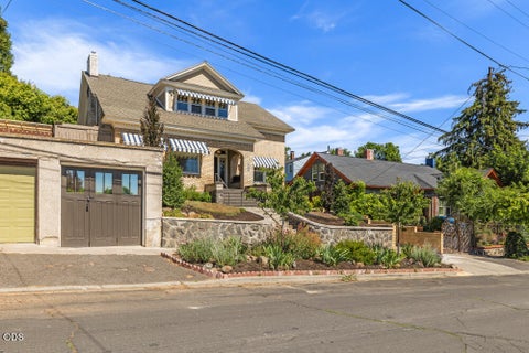 Tiny photo for 219 Pine Street, Klamath Falls, OR 97601 (MLS # 220224569)