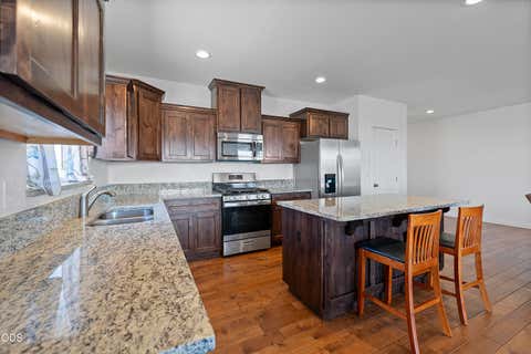 Tiny photo for 976 SE Maui Lane, Madras, OR 97741 (MLS # 220226126)