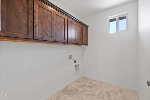 Tiny photo for 976 SE Maui Lane, Madras, OR 97741 (MLS # 220226126)