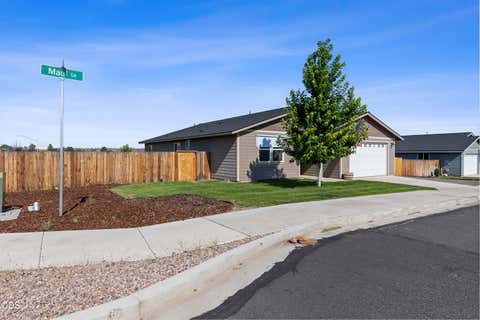 Tiny photo for 976 SE Maui Lane, Madras, OR 97741 (MLS # 220226126)