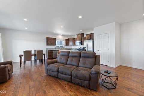 Tiny photo for 976 SE Maui Lane, Madras, OR 97741 (MLS # 220226126)