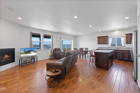 Tiny photo for 976 SE Maui Lane, Madras, OR 97741 (MLS # 220226126)