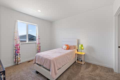 Tiny photo for 976 SE Maui Lane, Madras, OR 97741 (MLS # 220226126)