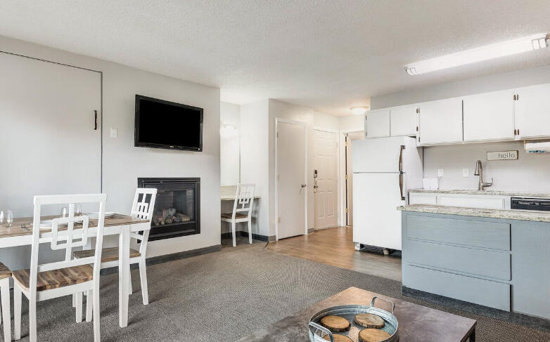 1565 NW Wall Street 220-221