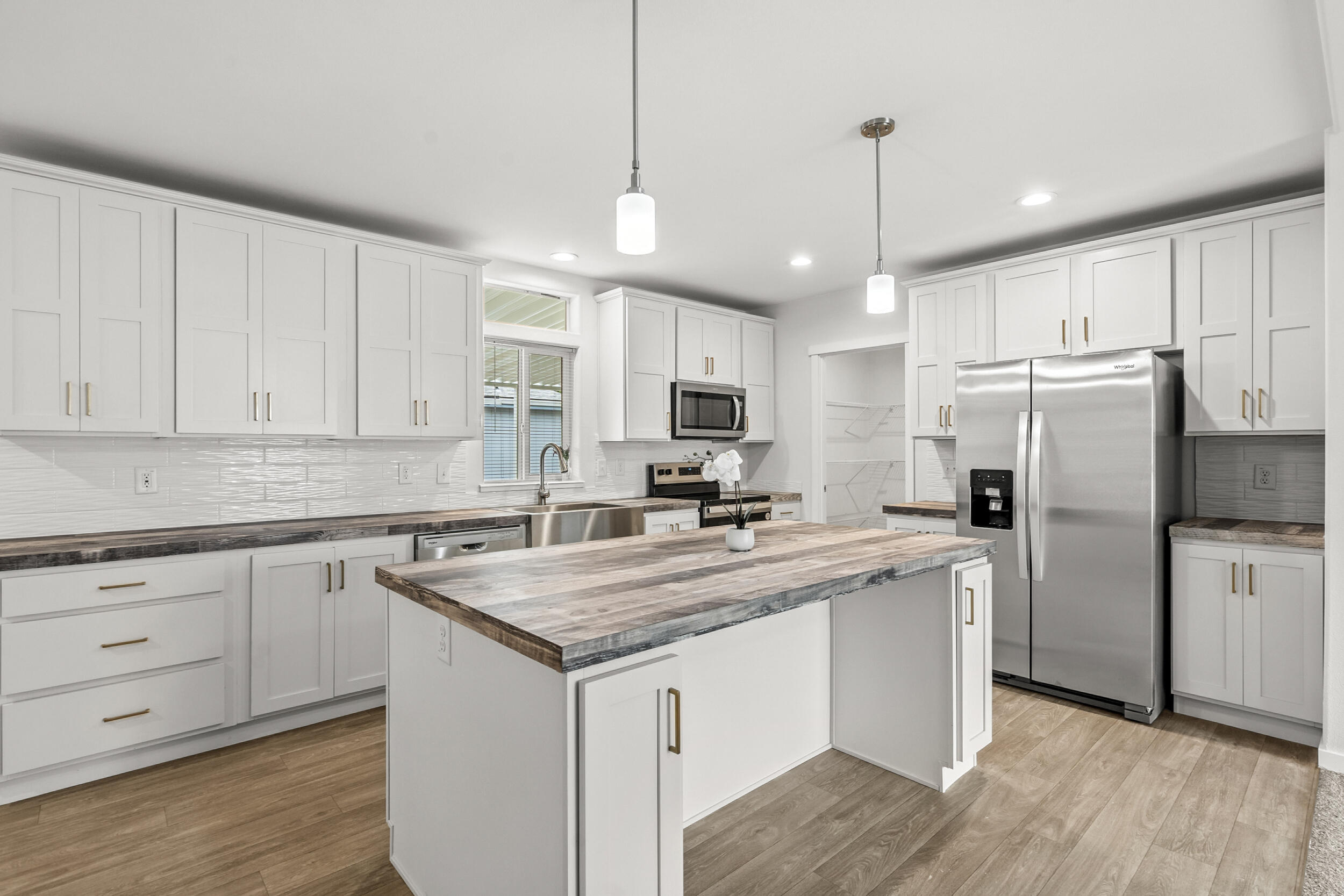 Rogue Lea Estates - Residential