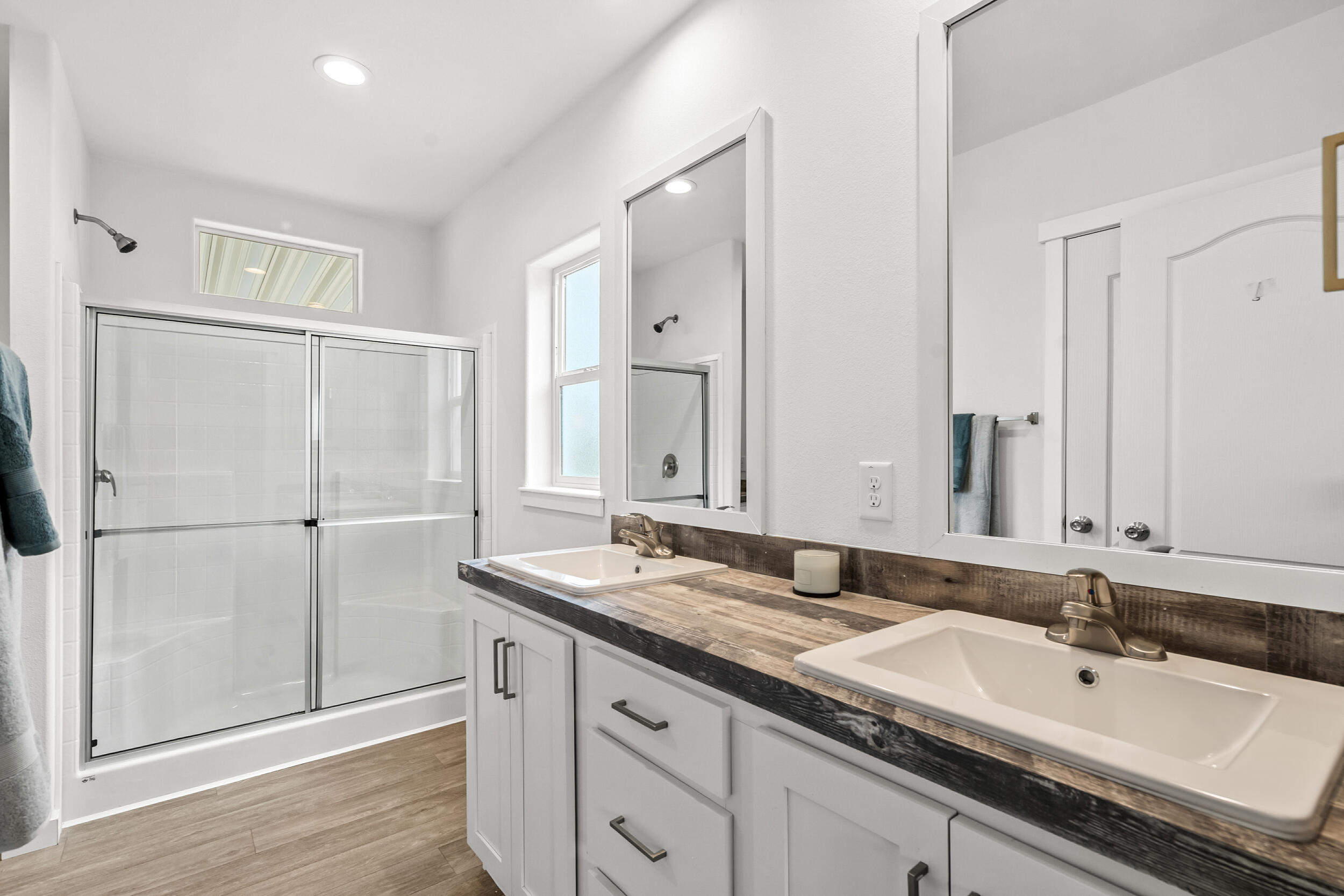 Rogue Lea Estates - Residential