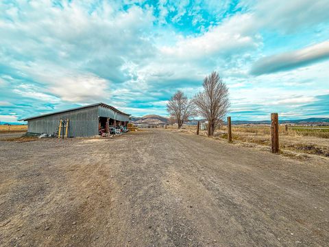 Tiny photo for 22111 HIghway 39 Hwy, Merrill, OR 97633 (MLS # 220212841)