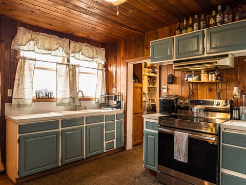 Tiny photo for 22111 HIghway 39 Hwy, Merrill, OR 97633 (MLS # 220212841)