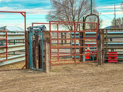 Tiny photo for 22111 HIghway 39 Hwy, Merrill, OR 97633 (MLS # 220212841)