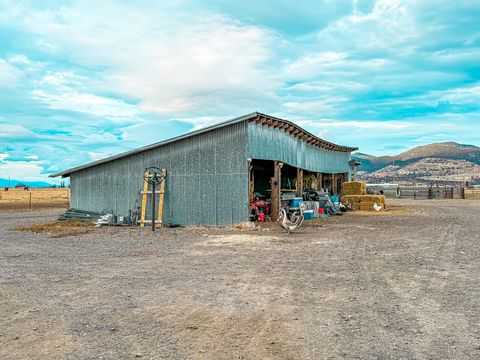 Tiny photo for 22111 HIghway 39 Hwy, Merrill, OR 97633 (MLS # 220212841)