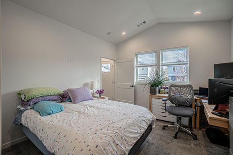 Tiny photo for 256 Rockfellow Place, Talent, OR 97540 (MLS # 220217172)