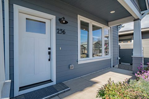 Tiny photo for 256 Rockfellow Place, Talent, OR 97540 (MLS # 220217172)