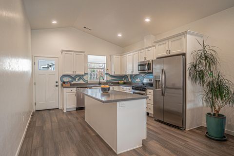 Tiny photo for 256 Rockfellow Place, Talent, OR 97540 (MLS # 220217172)