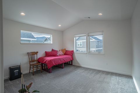 Tiny photo for 256 Rockfellow Place, Talent, OR 97540 (MLS # 220217172)