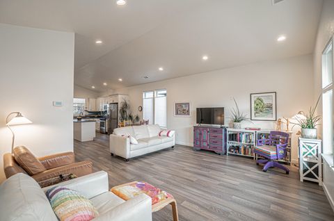 Tiny photo for 256 Rockfellow Place, Talent, OR 97540 (MLS # 220217172)