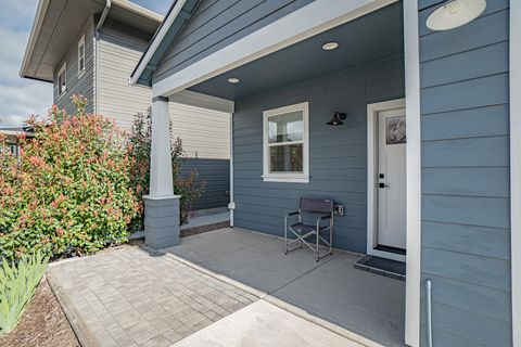 Tiny photo for 256 Rockfellow Place, Talent, OR 97540 (MLS # 220217172)
