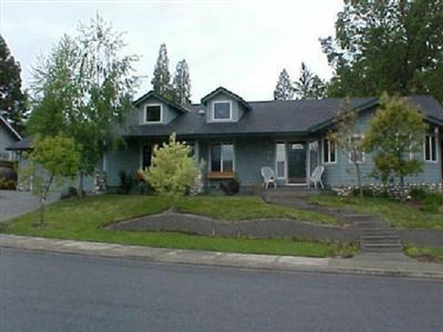 2nd Agent Jonathan Stine 660-3542. Very Nice Home In Desirable Nw Location That Sits On Almost 1/2 Acre With A Private Backyard Featuring Large Trees And A Creek. Very Open Floor Plan With An Additional Finished Office/Artist Studio. .